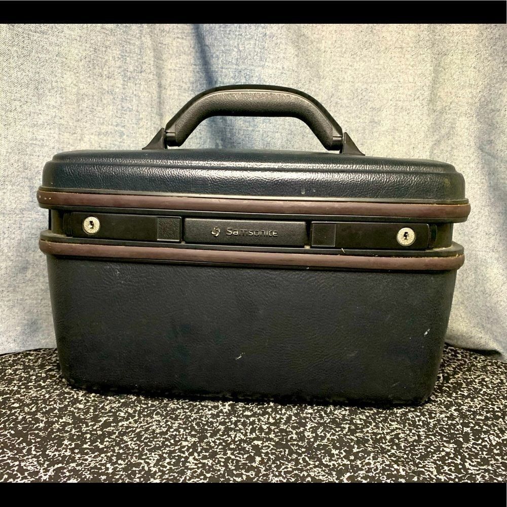 Vintage Samsonite Silhouette Train Case 